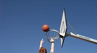 篮球架的标准尺寸及设置